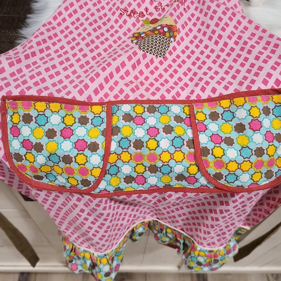 🧁🧁NEW🧁🧁SUPER CUTE!! Sweet Stuff Cupcake Apron for young girl cookers 🧁🧁 - Picture 13 of 16